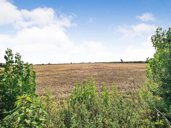 Oundle Road, Weldon, Corby