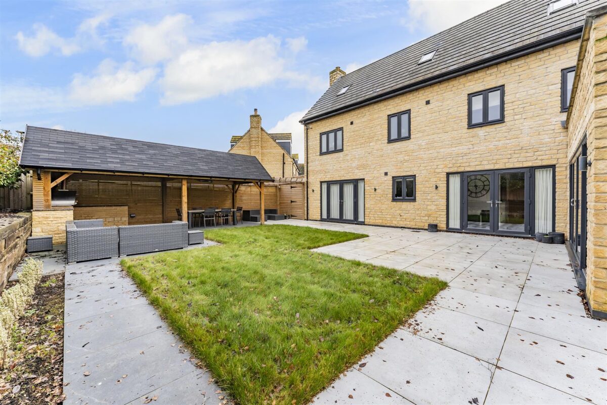 Singlehurst Close, Weldon, Corby