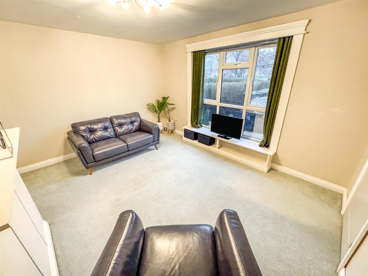 Studfall Avenue, Corby