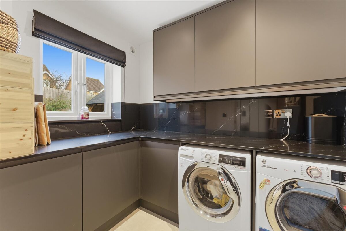 Singlehurst Close, Weldon, Corby