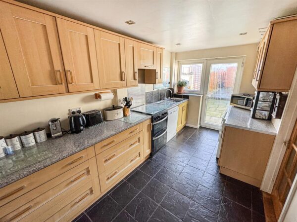 Willow Brook Road, Corby