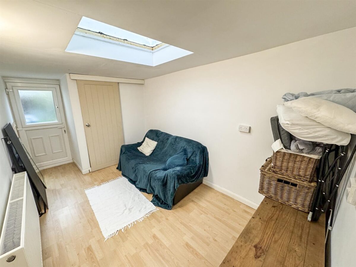 Welford Grove, Corby