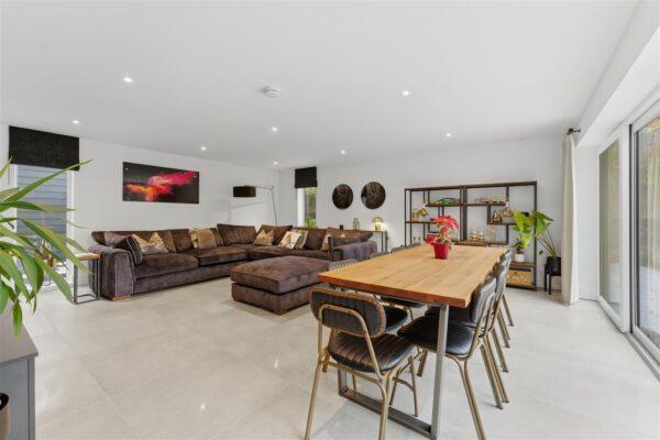 Singlehurst Close, Weldon, Corby