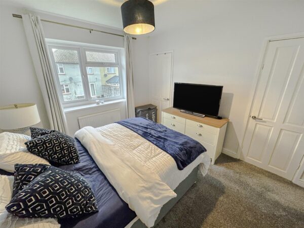 Welford Grove, Corby