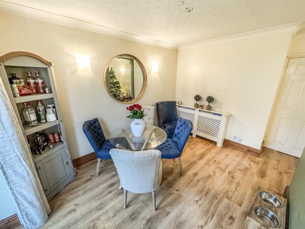 Welford Grove, Corby