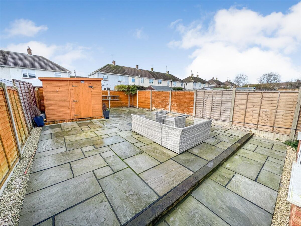 Willow Brook Road, Corby