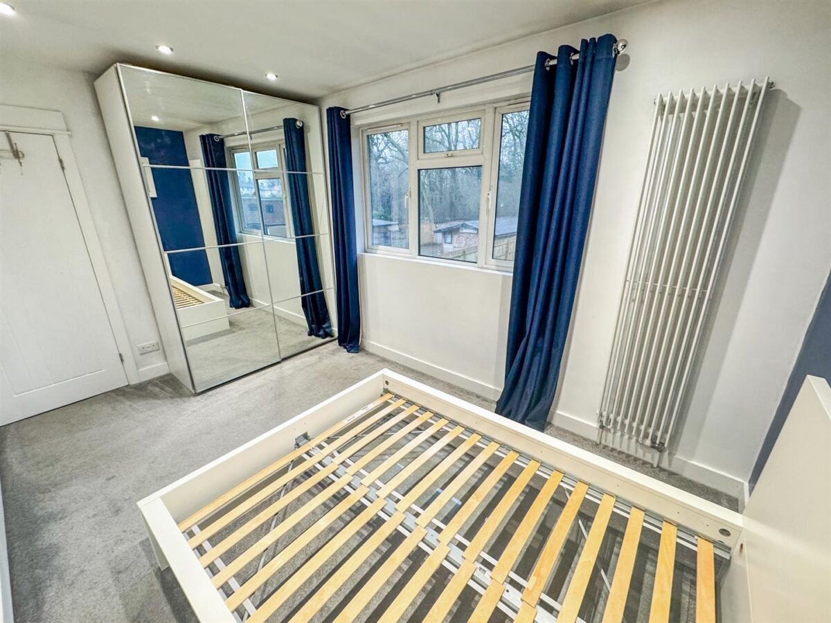 Studfall Avenue, Corby