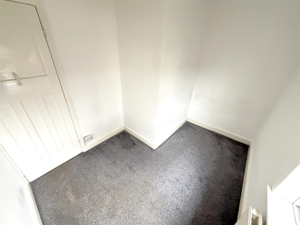 Faraday Grove, Corby