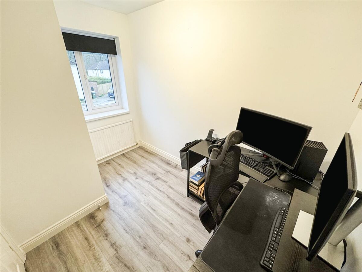 Welford Grove, Corby