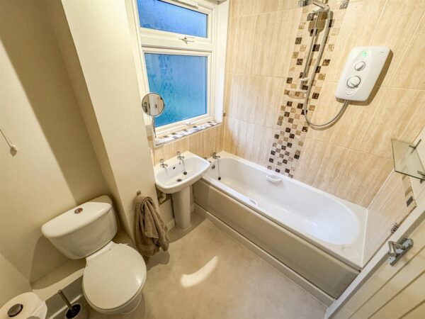 Studfall Avenue, Corby