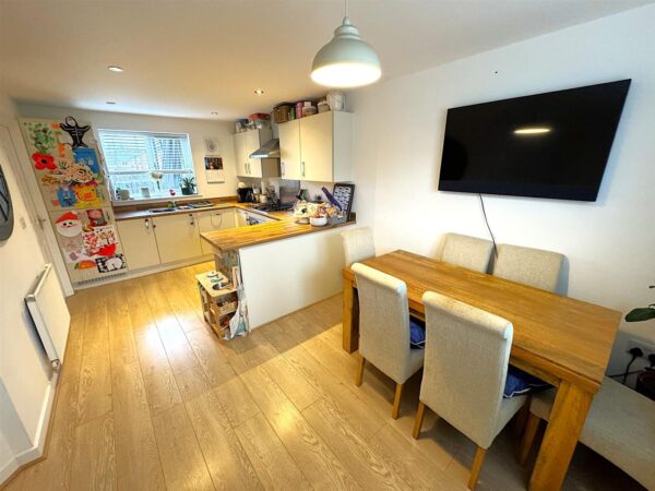 Airfield Way, Weldon, Corby