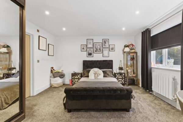 Singlehurst Close, Weldon, Corby