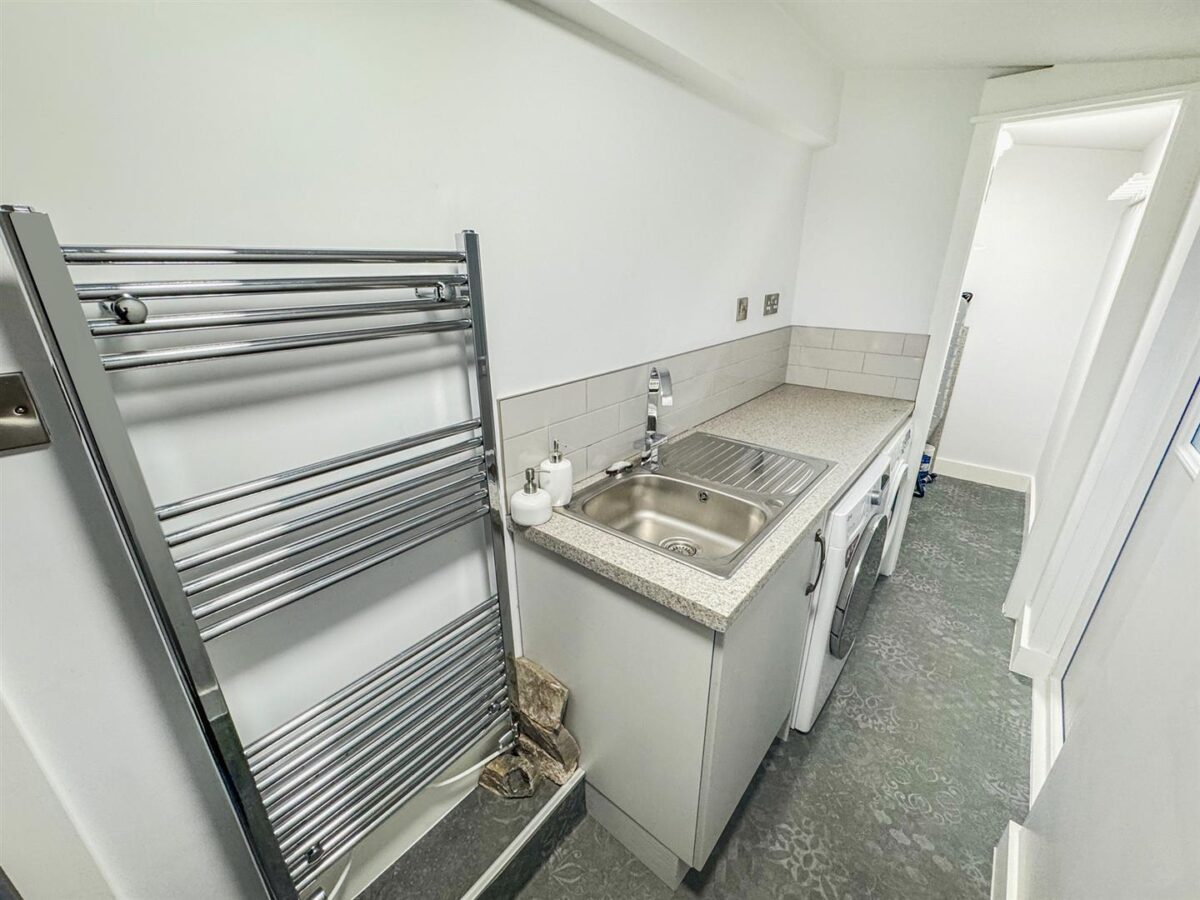 Studfall Avenue, Corby