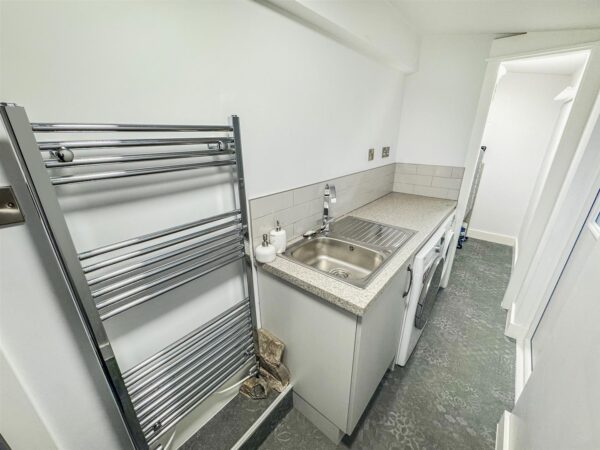 Studfall Avenue, Corby