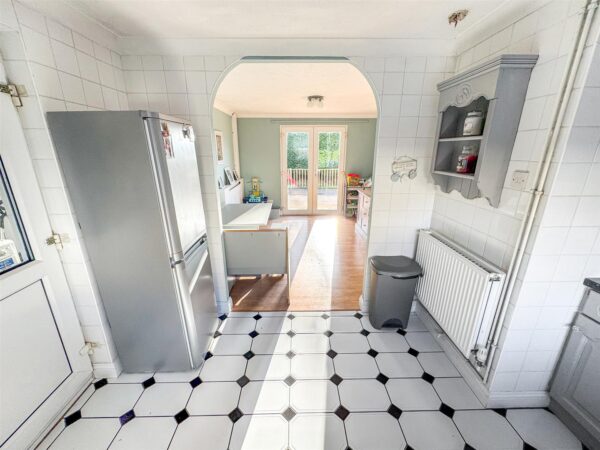 Farmstead Road, Corby