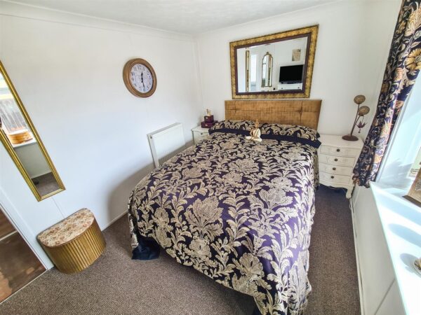 Oundle Road, Weldon, Corby