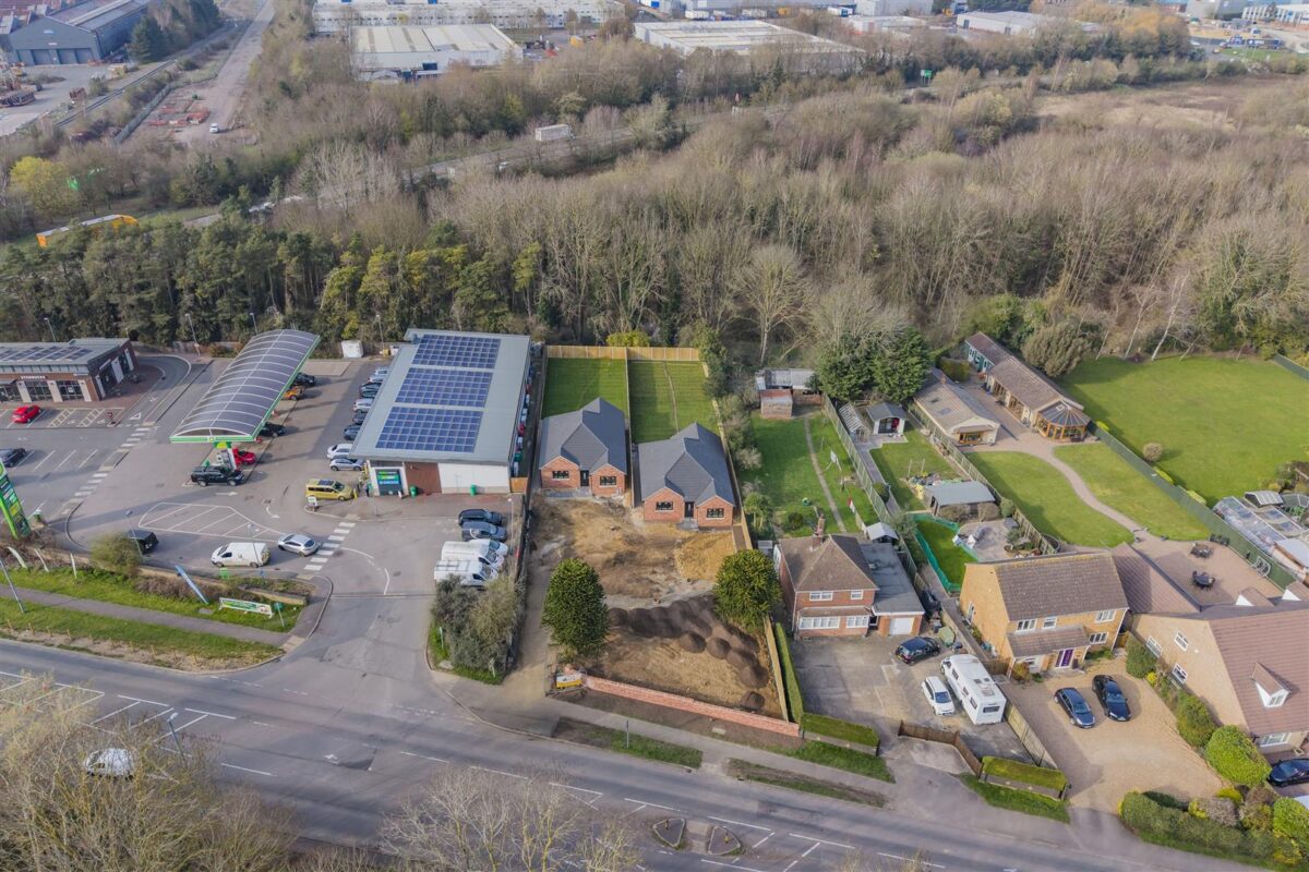 Corby Road, Weldon, Corby