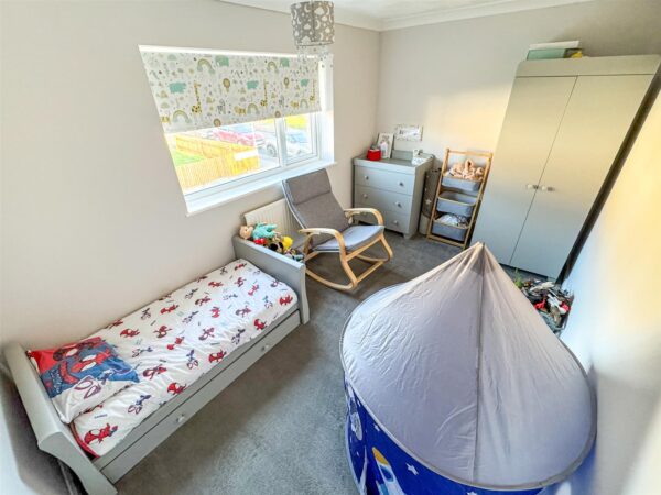 Farmstead Road, Corby