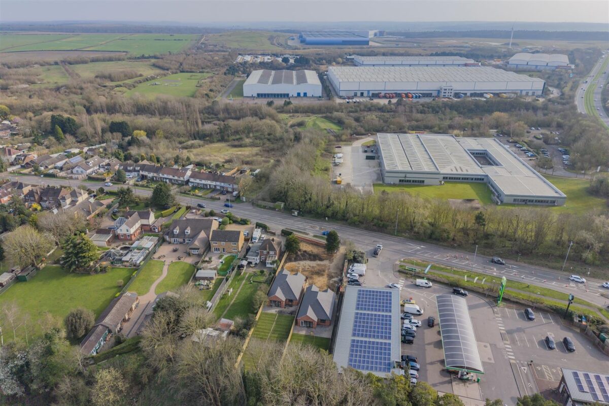 Corby Road, Weldon, Corby