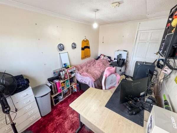 Willow Brook Road, Corby