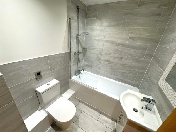 Studfall Avenue, Corby