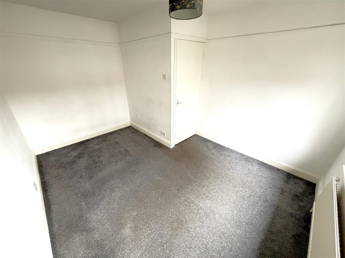 Faraday Grove, Corby