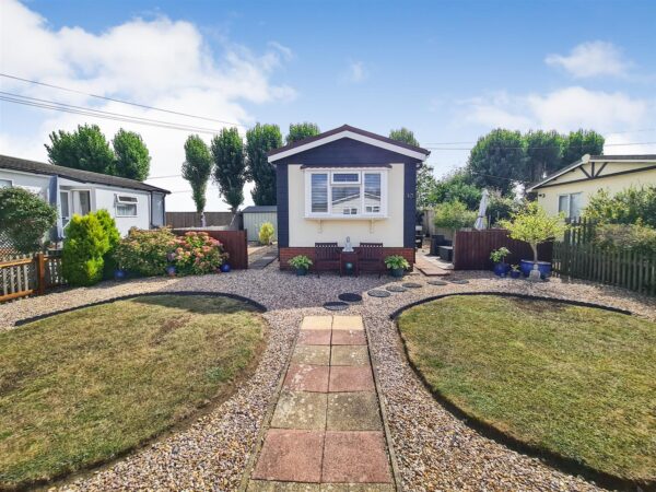 Oundle Road, Weldon, Corby