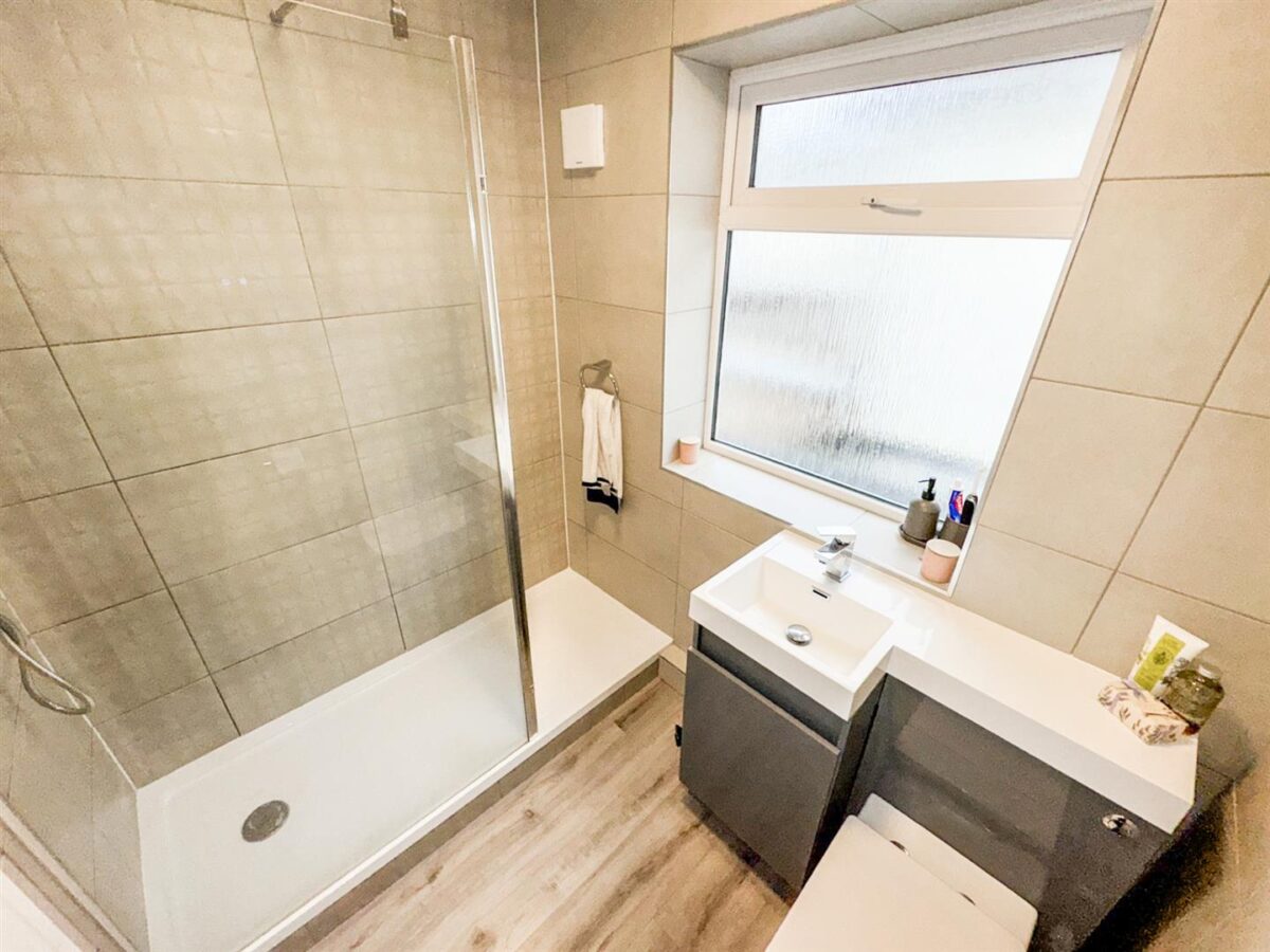 Welford Grove, Corby