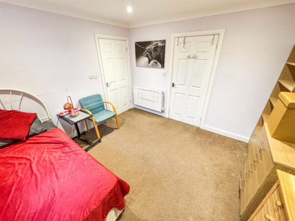 Croyde Avenue, Corby