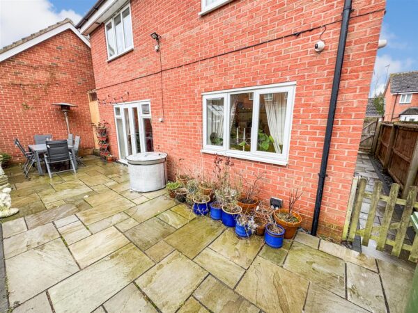 Melford Close, Corby