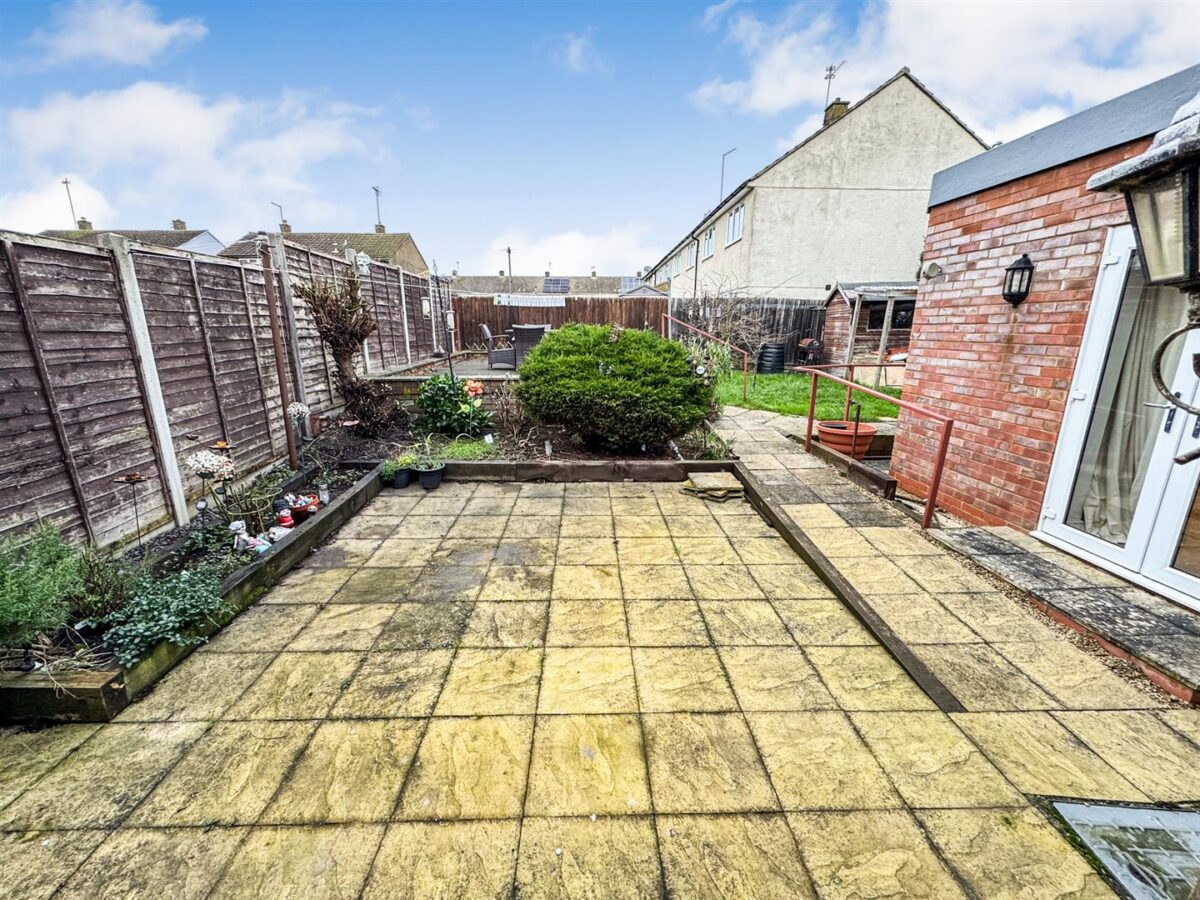 Croyde Avenue, Corby