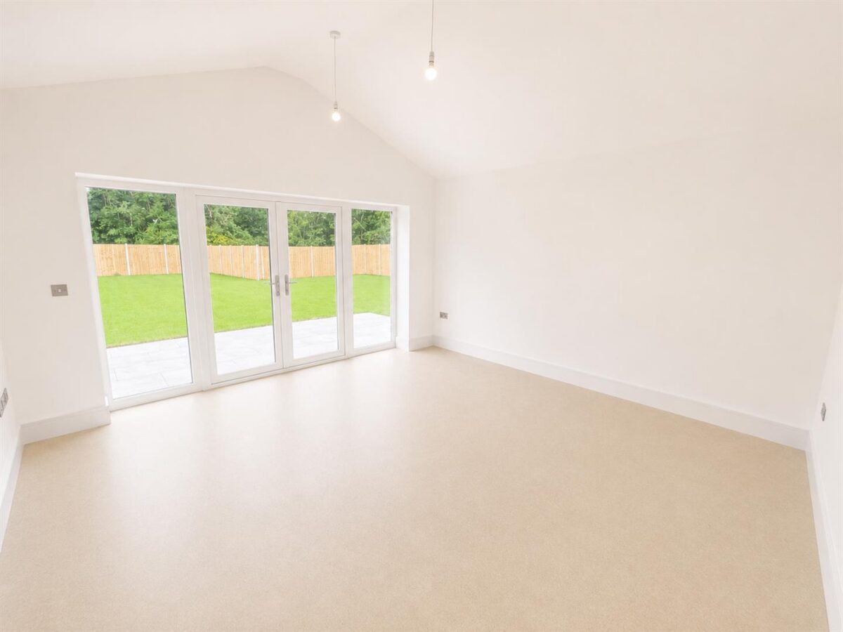 Corby Road, Weldon, Corby