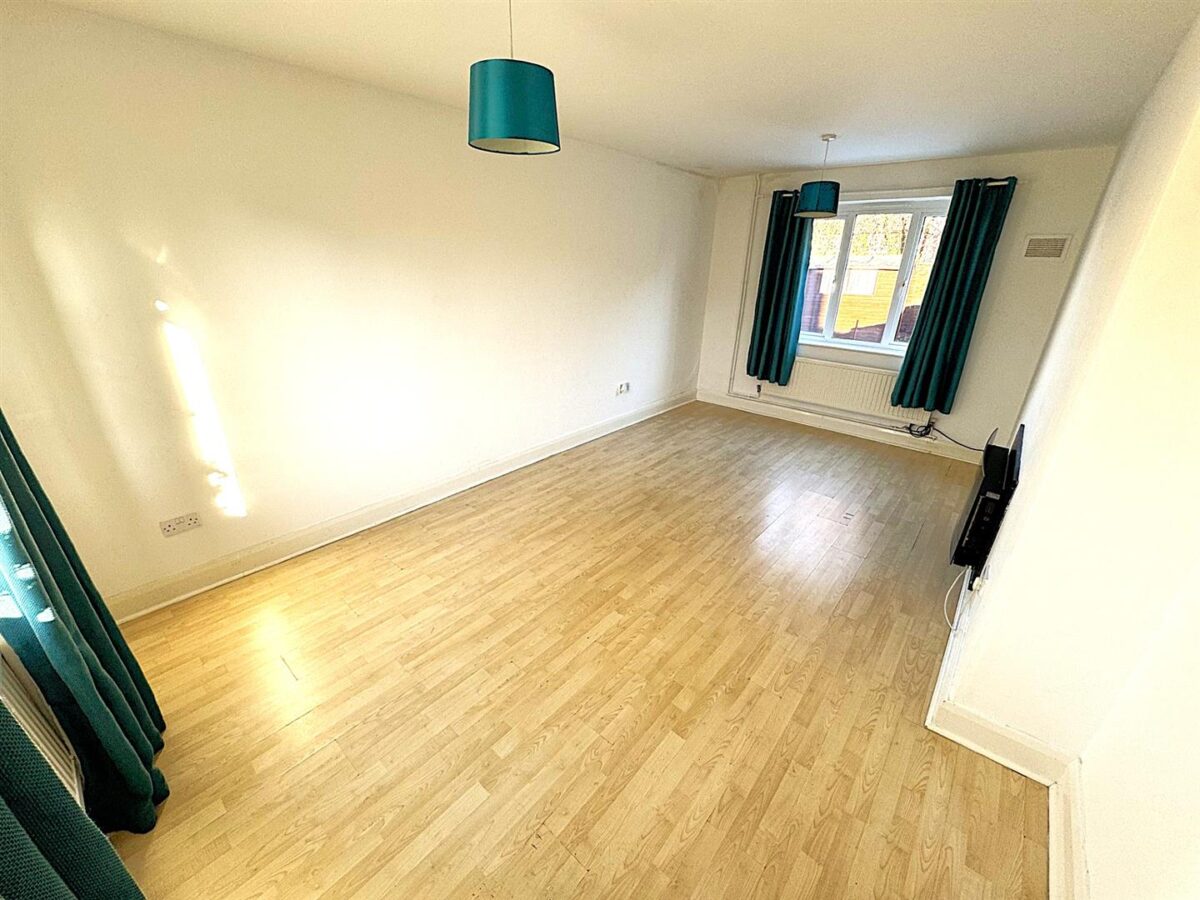 Faraday Grove, Corby