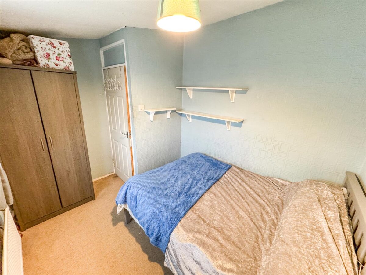 Croyde Avenue, Corby