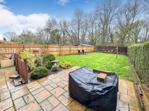 Studfall Avenue, Corby