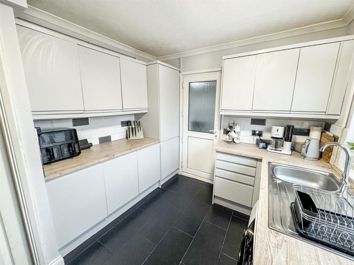 Welford Grove, Corby