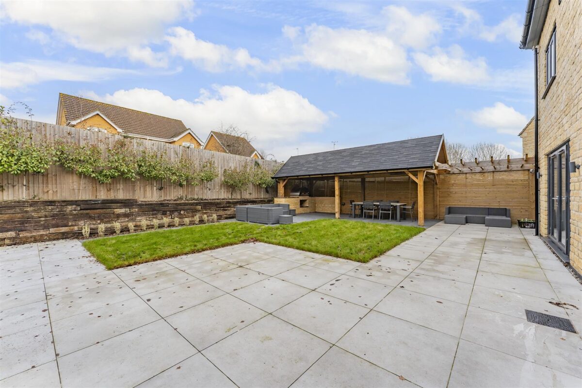 Singlehurst Close, Weldon, Corby