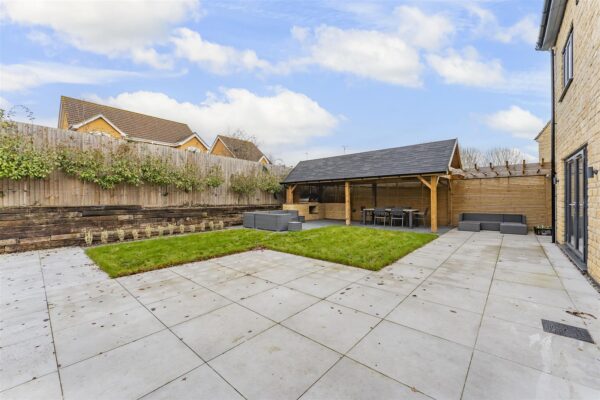 Singlehurst Close, Weldon, Corby