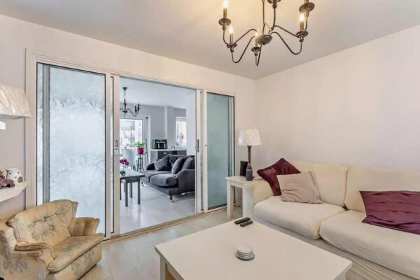 Capell Gardens, Corby