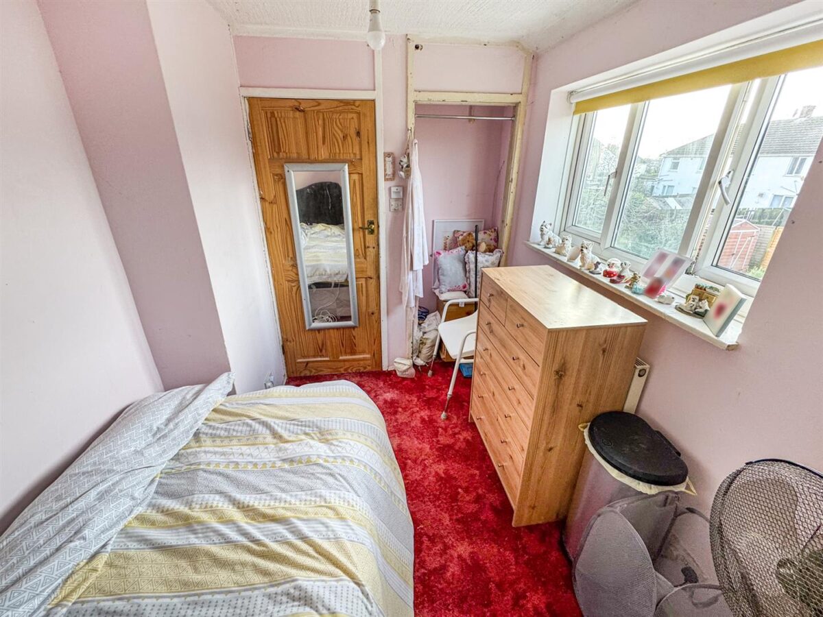 Willow Brook Road, Corby