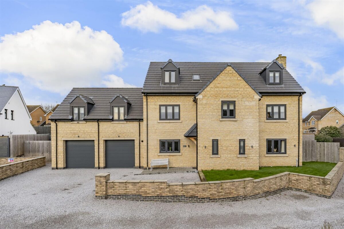 Singlehurst Close, Weldon, Corby