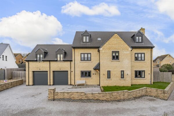 Singlehurst Close, Weldon, Corby