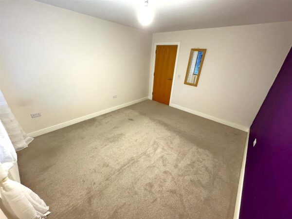 Studfall Avenue, Corby