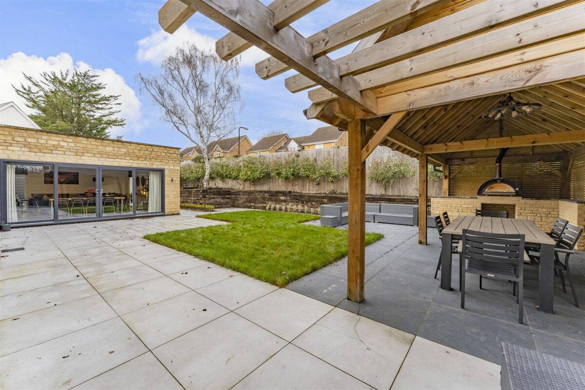 Singlehurst Close, Weldon, Corby