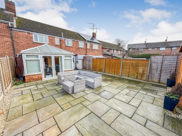 Willow Brook Road, Corby