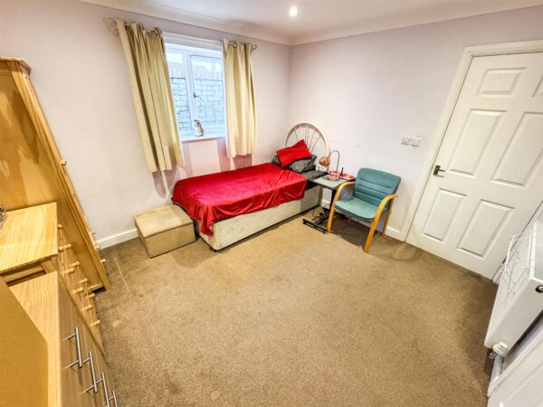 Croyde Avenue, Corby