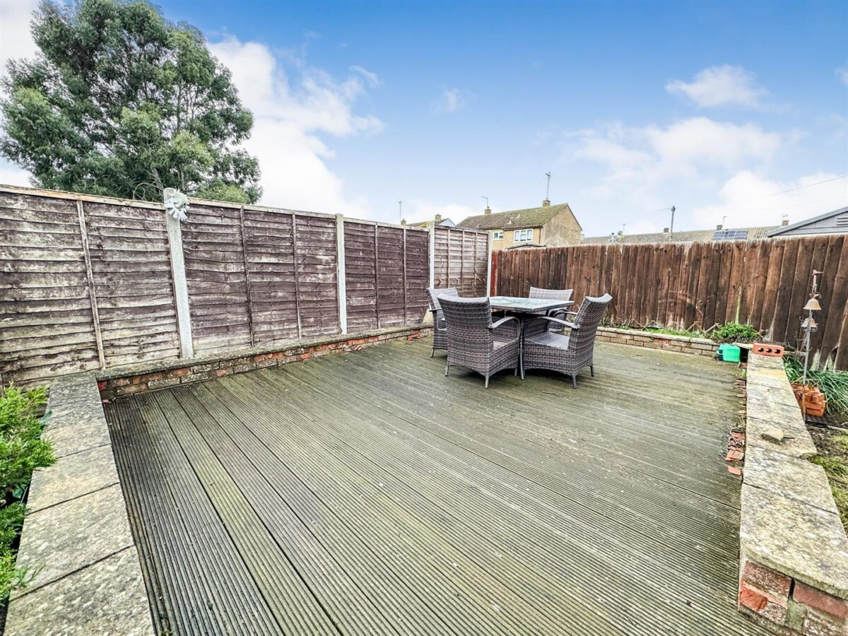 Croyde Avenue, Corby