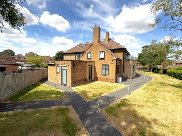 Studfall Avenue, Corby