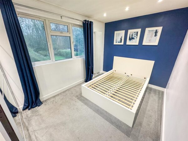 Studfall Avenue, Corby