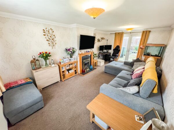 Croyde Avenue, Corby